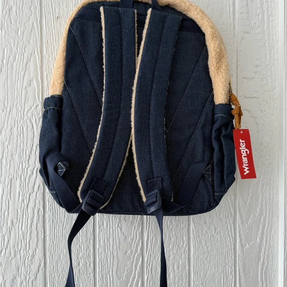 New NWT Wrangler Blue Denim and Shearling 17 inch Laptop Backpack - Picture 3 of 7